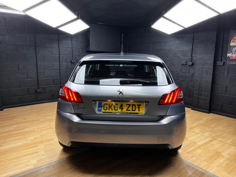 PEUGEOT 308