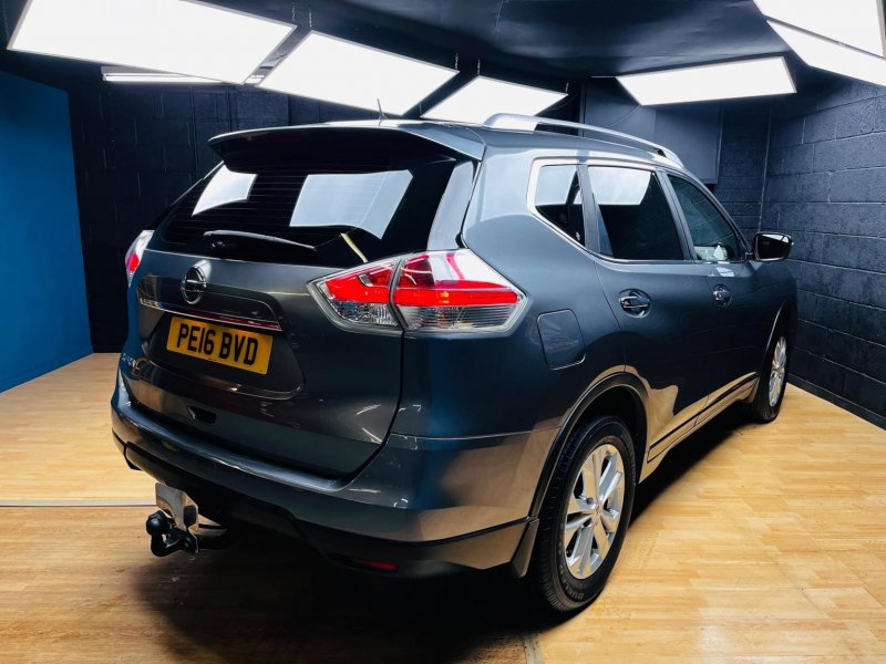 NISSAN X-TRAIL