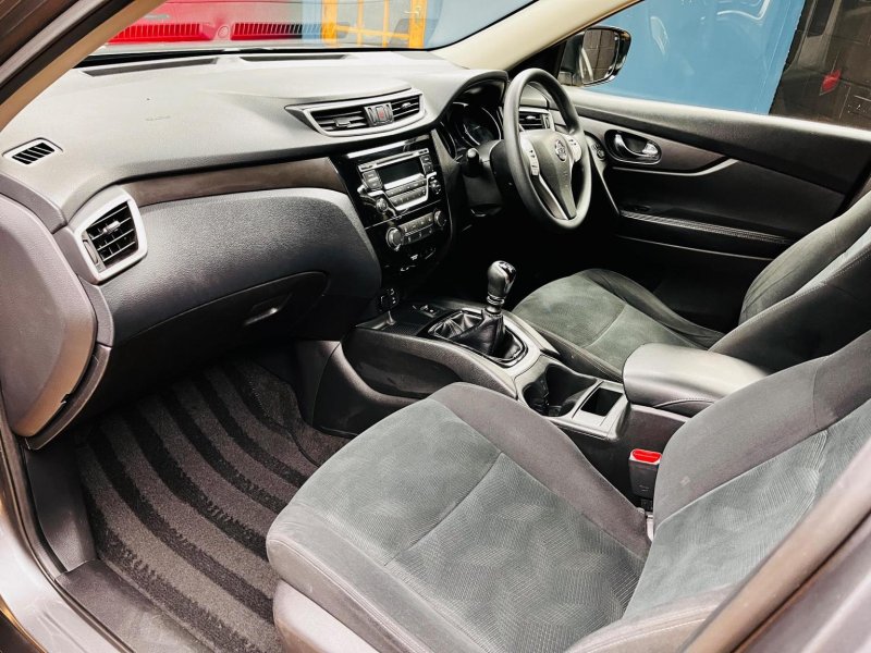 NISSAN X-TRAIL