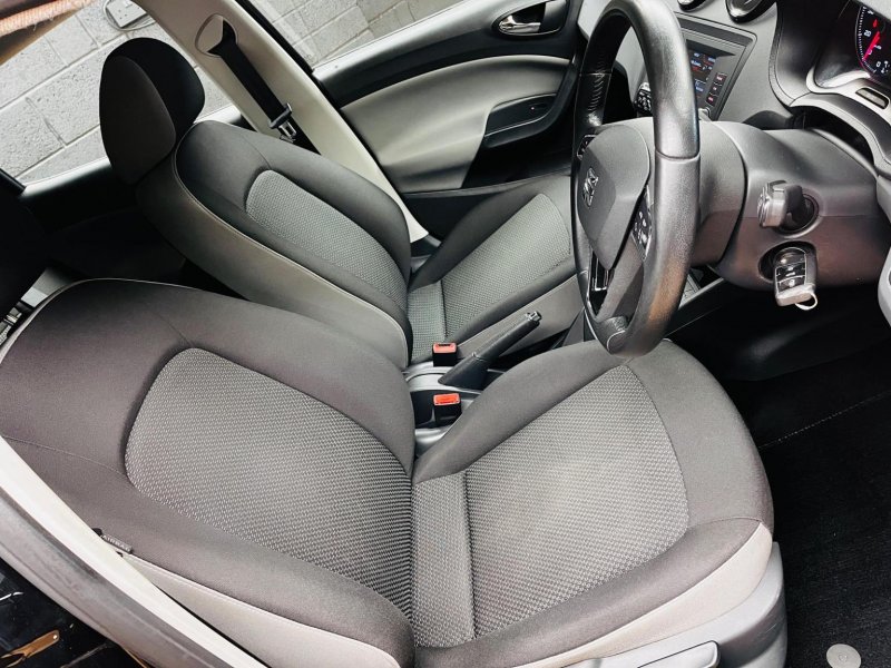 SEAT IBIZA
