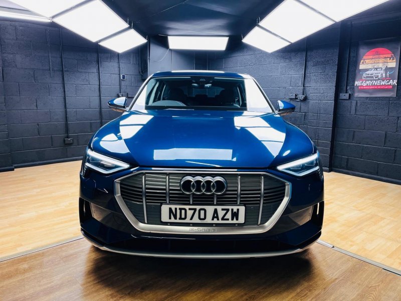 AUDI E-TRON