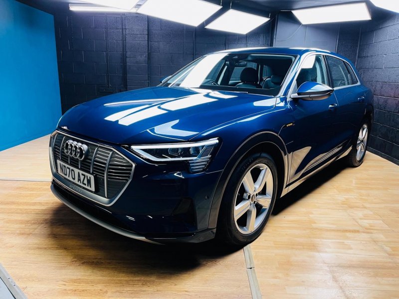 AUDI E-TRON